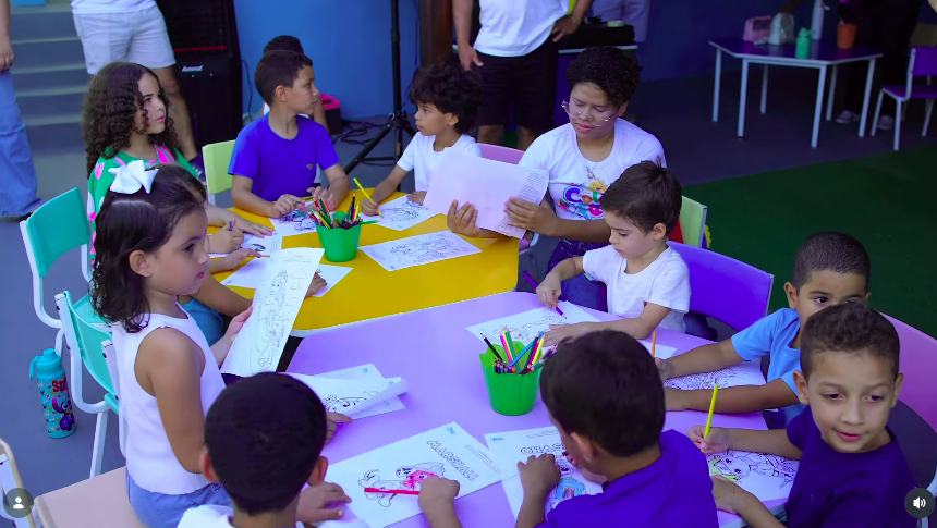 imagem do ensino infantil - Crianças brincando...